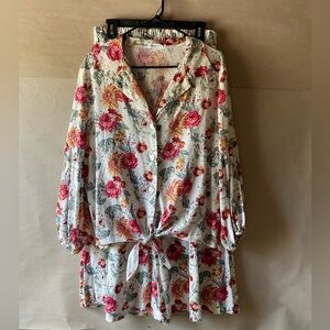 Kaktus Floral Print Ensemble in Red and Orange. Size M/L